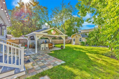 45 W 6th St, Patchogue, NY, 11772-2117 | Card Image