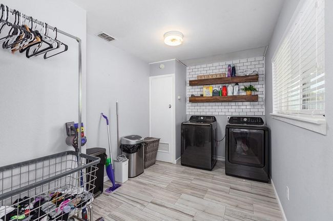 1402 Robinwood Dr, House other with 3 bedrooms, 3 bathrooms and 2 parking in Lufkin TX | Image 22
