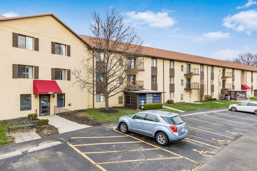 222-3941 Karl Rd, Columbus, OH, 43224-5200 | Card Image