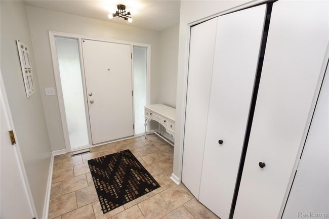 Entryway | Image 8