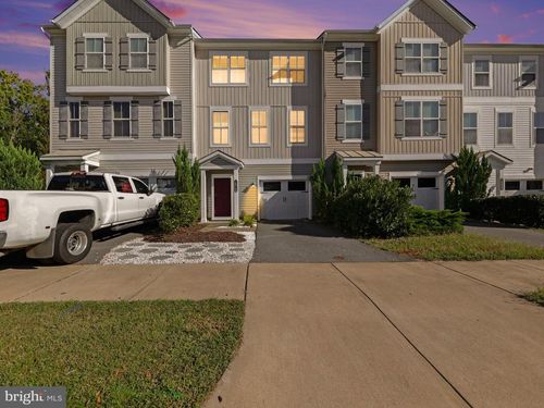 1512 Hudgins Farm Cir, FREDERICKSBURG, VA, 22408-4187 | Card Image