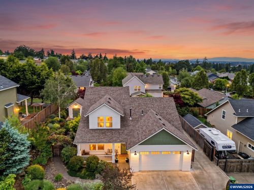 121 Four Oaks Dr, Silverton, OR, 97381-1554 | Card Image