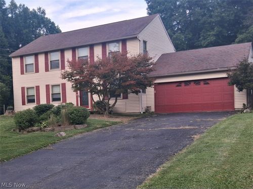 2691 Elizabeth Dr Sw, Warren, OH, 44481-9621 | Card Image