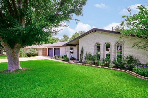 11711 Three Oaks Trl, Austin, TX, 78759-3832 | Card Image