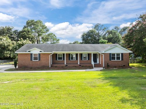 114 Lee St, Greenville, NC, 27858-8651 | Card Image