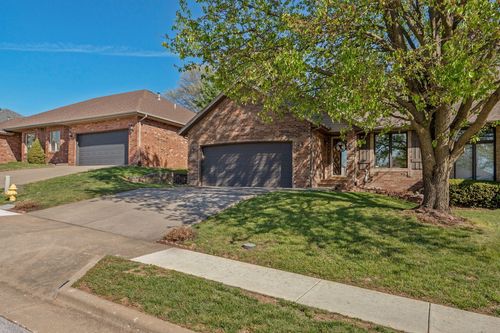 363 E Degraffenreid St, Springfield, MO, 65810-1752 | Card Image