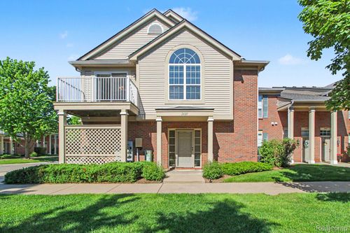 24211 Chesapeake Cir, Commerce Twp, MI, 48390-5918 | Card Image