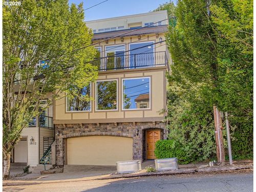 1616 Sw Montgomery St, Portland, OR, 97201-2561 | Card Image