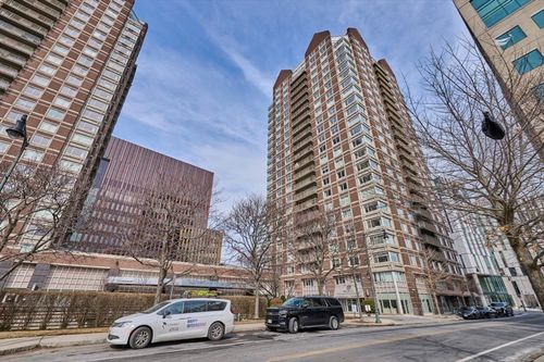 apt-525-10 Museum Way, Cambridge, MA, 02141-1893 | Card Image