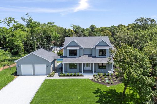 520 Zena Rd, Mattituck, NY, 11952-3672 | Card Image