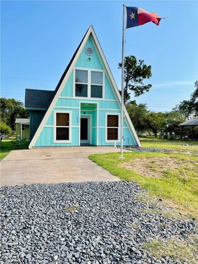 343 Bracht, House other with 2 bedrooms, 2 bathrooms and null parking in Rockport TX | Image 3