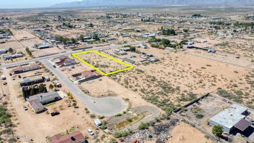 420 Paloma Blanca Dr, Chaparral, NM, 88081-7953 | Card Image