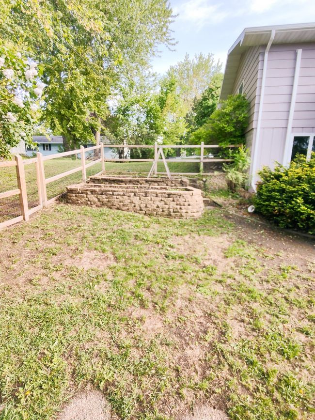 Fenced in yard amenities Raised Garden Bed | Image 9