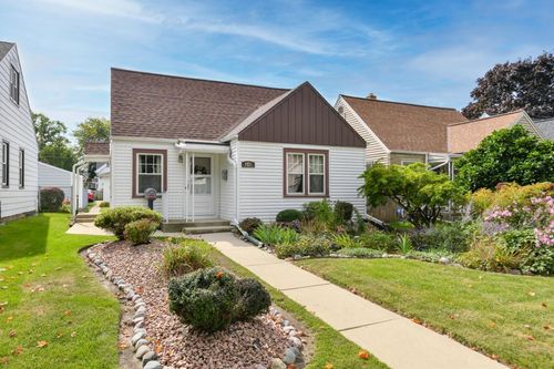 3811 E Munkwitz Avenue, Cudahy, WI, 53110 | Card Image