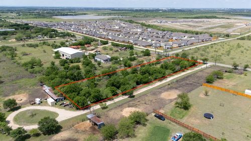 788 Williamson Rd, Niederwald, TX, 78640-2343 | Card Image