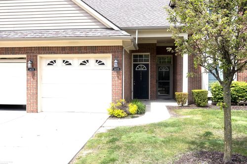 14225 Shadywood Dr, Sterling Heights, MI, 48312-3430 | Card Image