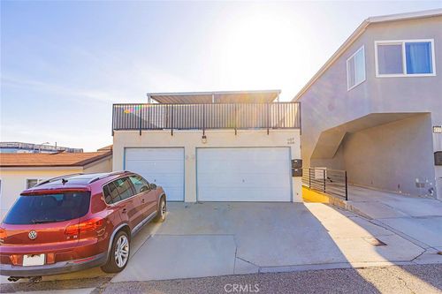 607 Loma Dr, Hermosa Beach, CA, 90254-4651 | Card Image