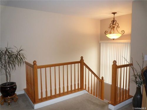 6 Blackmoor Cir, Highland Mills, NY, 10930-8310 | Card Image