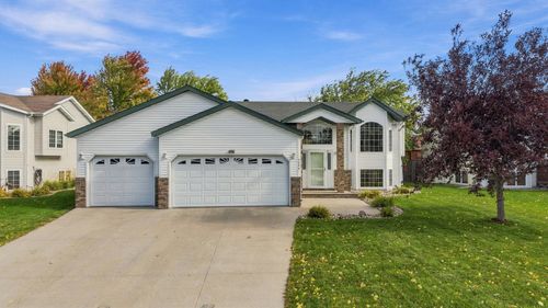 4286 Woodhaven St S, Fargo, ND, 58104-3946 | Card Image