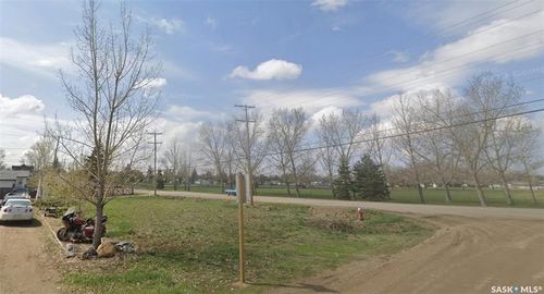 903 Oxford St E, Moose Jaw, SK, S6H0T1 | Card Image