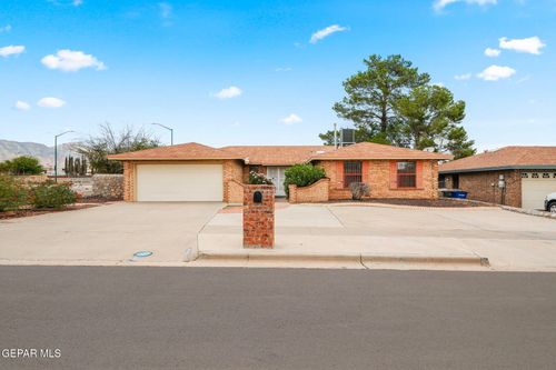 10560 Crete Dr, El Paso, TX, 79924-1831 | Card Image