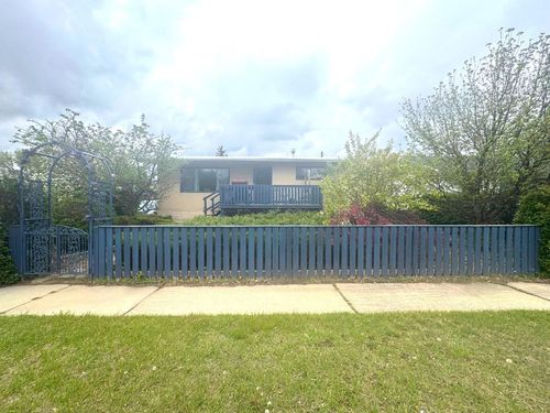 {{alt}} | Card Image