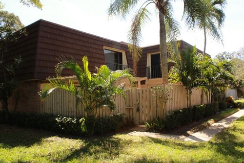 716 7th Ln, Palm Beach Gardens, FL, 33418-3533 | Card Image