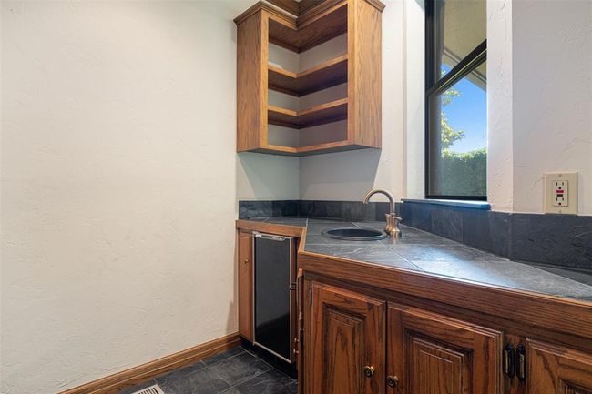 1409 Glenbrook Ter, House other with 3 bedrooms, 4 bathrooms and null parking in Nichols Hills OK | Image 16