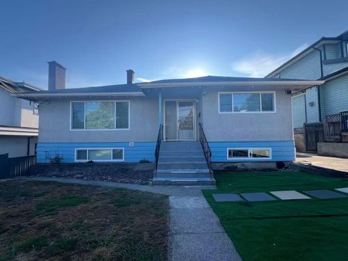 7789 Dow Ave, Burnaby, BC, V5J3X7 | Card Image