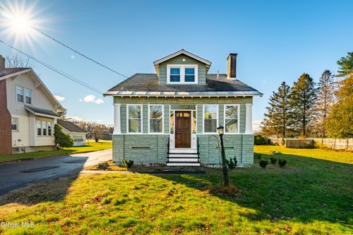 21 Magee Dr, Glenmont, NY, 12077-3413 | Card Image