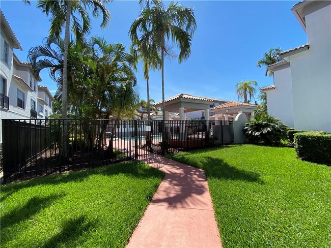 APT-1711 - 735 Sw 148 Th Ave, Condo with 2 bedrooms, 1 bathrooms and null parking in Davie FL | Image 29