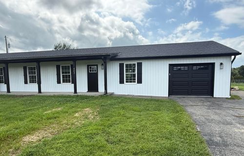 403 Opossum Kingdom Rd, Berea, KY, 40403-9512 | Card Image