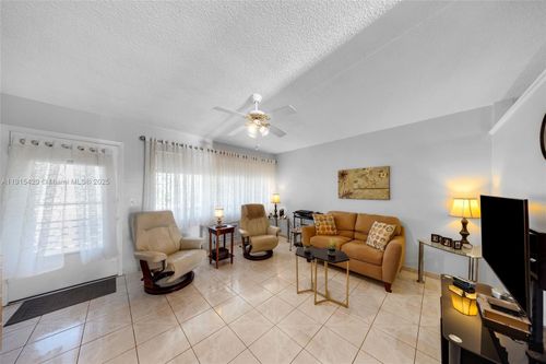 apt-14s-900 Sw 10th Ter, Hallandale Beach, FL, 33009-6766 | Card Image