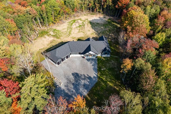 1250 Old Parry Sound Rd, House other with 3 bedrooms, 3 bathrooms and 25 parking in Utterson ON | Image 4