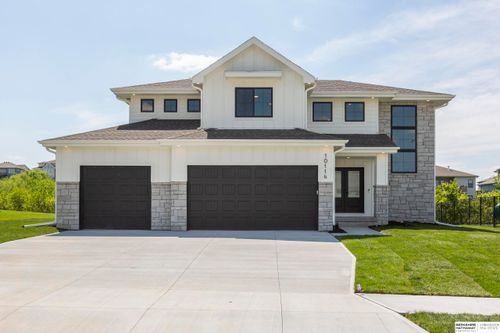 18907 Devonshire Dr, Gretna, NE, 68028-5096 | Card Image