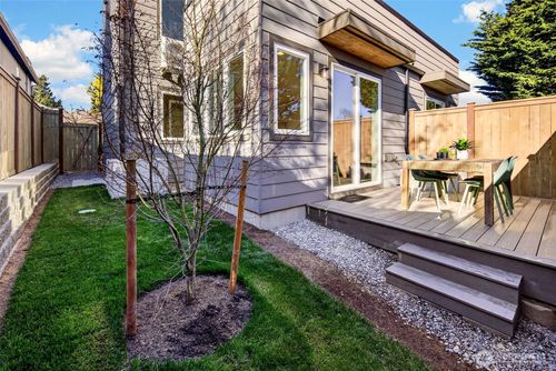 b-2851 Nw 70th St, Seattle, WA, 98117-6240 | Card Image