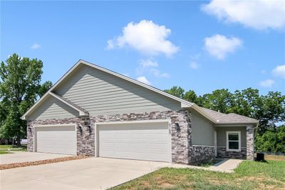 6148 Park Street, Home with 2 bedrooms, 2 bathrooms and null parking in Shawnee KS | Image 1