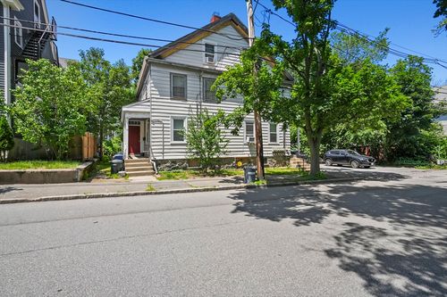 20-18 Brattle St, Arlington, MA, 02476-4303 | Card Image