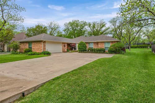 8902 Woodlawn Dr, Granbury, TX, 76049-4454 | Card Image