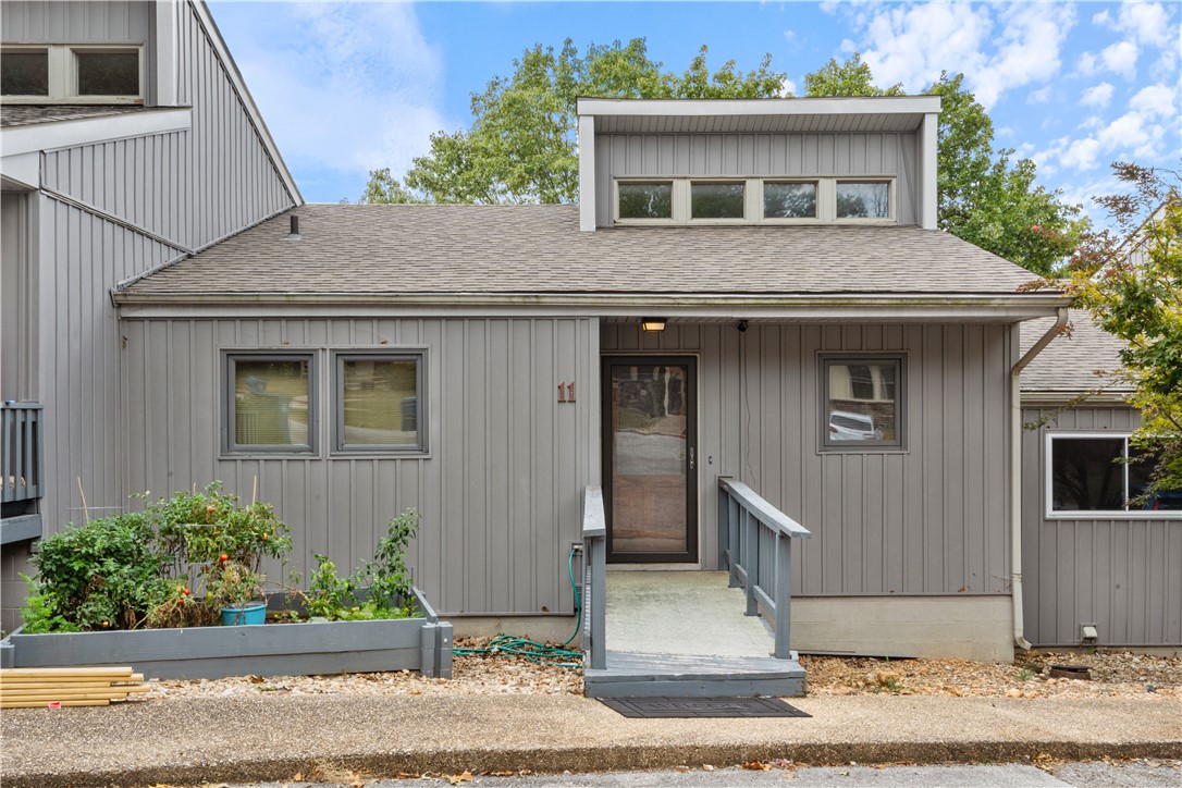 Connie Ln, Bella Vista, AR 72715