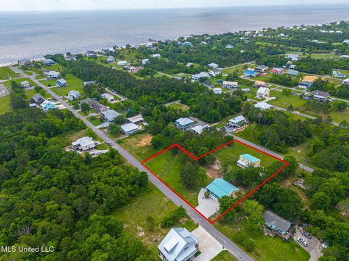 169 Vacation Ln, Waveland, MS, 39576-4023 | Card Image