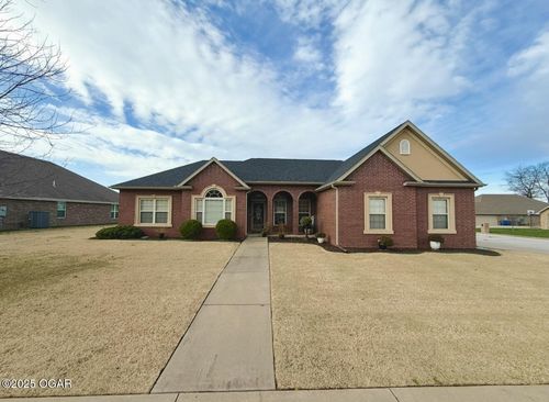 1026 Chesterfield Dr, Webb City, MO, 64870-8251 | Card Image