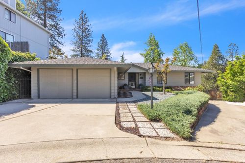 806 Blue Bell Court, Placerville, CA, 95667 | Card Image