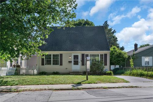 815 Elm St, Woonsocket, RI, 02895-3739 | Card Image