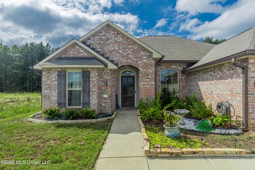 640 Statesman Dr, Byram, MS, 39272-1801 | Card Image