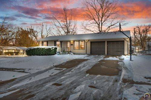 3101 Sw 32nd St, Topeka, KS, 66614-2735 | Card Image