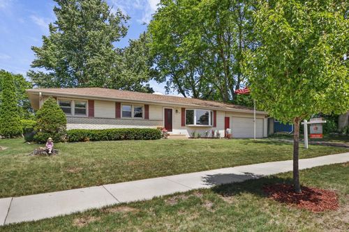 421 Patrick Avenue, WAUNAKEE, WI, 53597 | Card Image