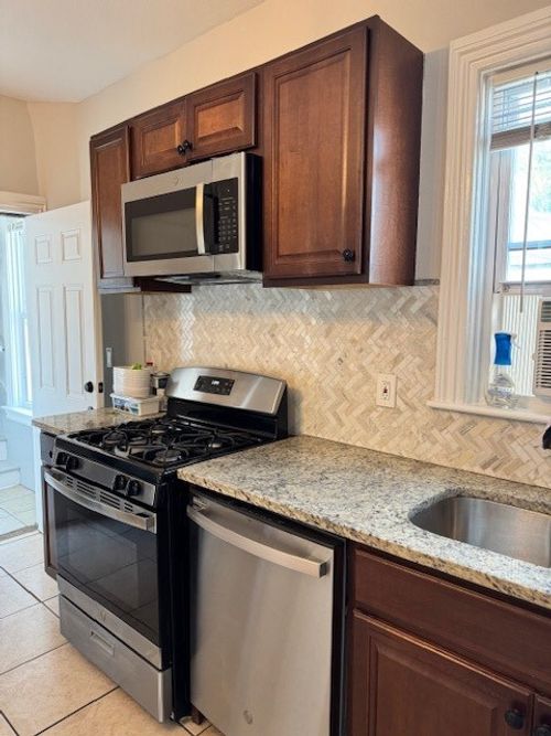 2-374 Hope St, Providence, RI, 02906-1636 | Card Image