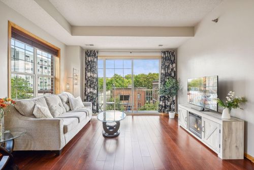 unit-302-3310 Nicollet Ave, Minneapolis, MN, 55408-4608 | Card Image
