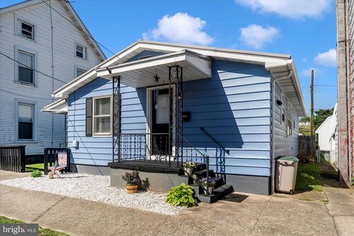 12 S Vermont St, WILLIAMSPORT, MD, 21795-1534 | Card Image